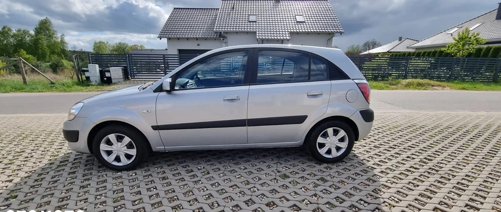 Kia Rio cena 10000 przebieg: 123000, rok produkcji 2006 z Kłodawa małe 121